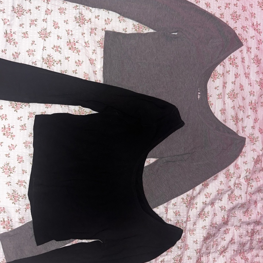 Long Sleeve Scoop Neck Top - Black